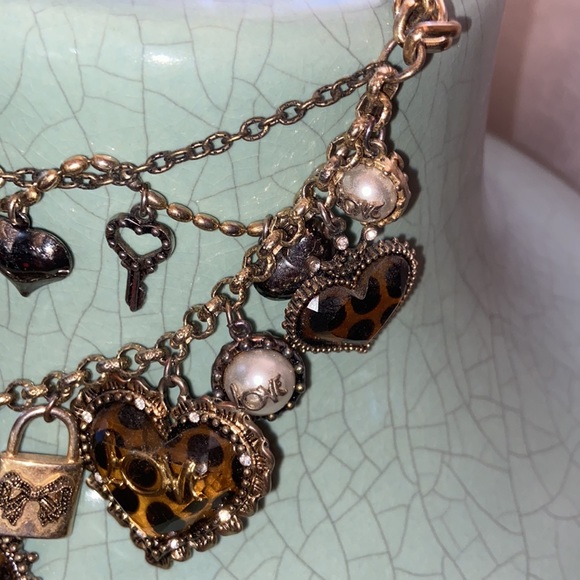 BETSEY JOHNSON LEOPARD HEART CHARM NECKLACE VINTAGE STATEMENT MULTI STRAND - Picture 8 of 15